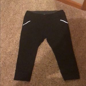 Cropped black leggings